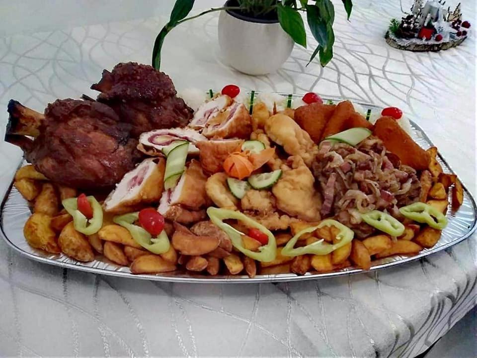 Cicov Jolan Pension & Restaurant מראה חיצוני תמונה