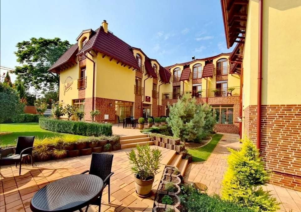 Cicov Jolan Pension & Restaurant מראה חיצוני תמונה