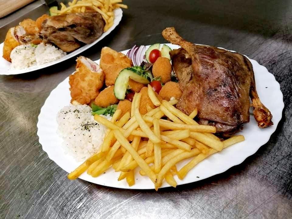 Cicov Jolan Pension & Restaurant מראה חיצוני תמונה