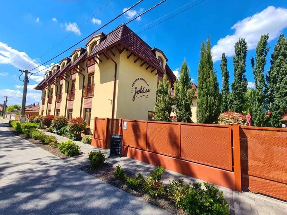 Cicov Jolan Pension & Restaurant מראה חיצוני תמונה