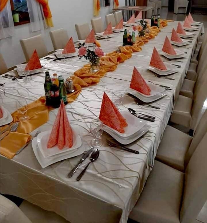Cicov Jolan Pension & Restaurant מראה חיצוני תמונה