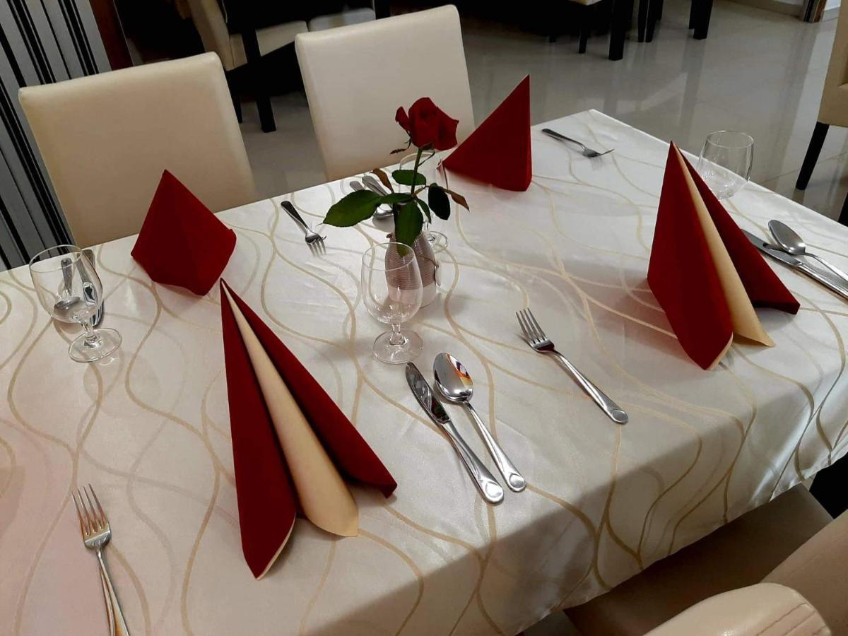 Cicov Jolan Pension & Restaurant מראה חיצוני תמונה