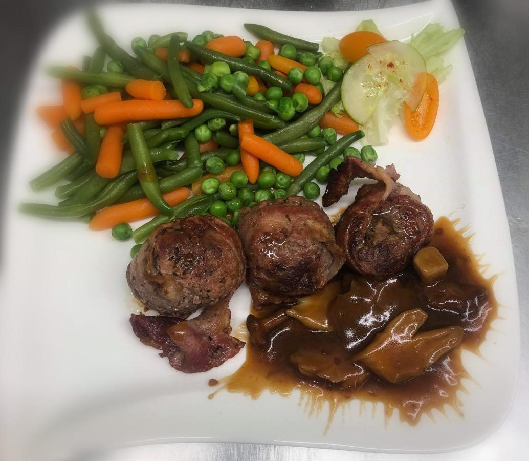 Cicov Jolan Pension & Restaurant מראה חיצוני תמונה